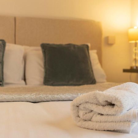 **Sunny And Bright, Thatchers Rock One Bed Beach Front Apartment*** Торки Экстерьер фото