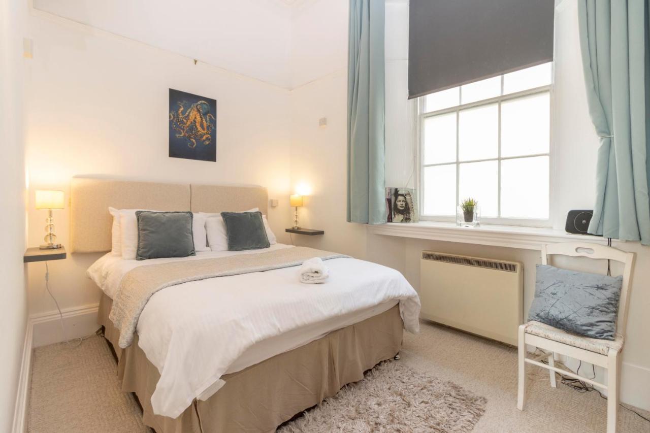 **Sunny And Bright, Thatchers Rock One Bed Beach Front Apartment*** Торки Экстерьер фото