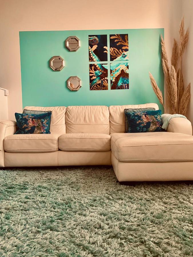 **Sunny And Bright, Thatchers Rock One Bed Beach Front Apartment*** Торки Экстерьер фото