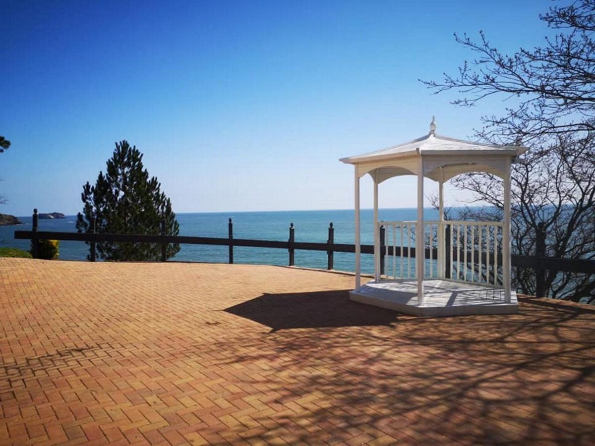 **Sunny And Bright, Thatchers Rock One Bed Beach Front Apartment*** Торки Экстерьер фото