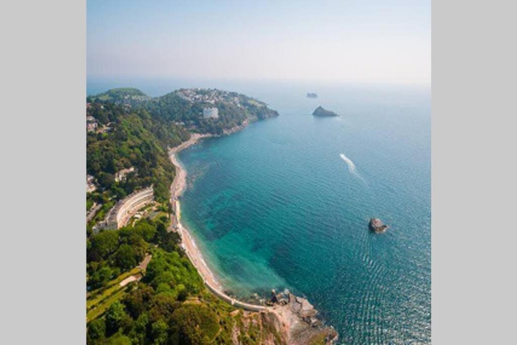 **Sunny And Bright, Thatchers Rock One Bed Beach Front Apartment*** Торки Экстерьер фото