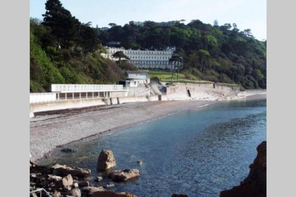 **Sunny And Bright, Thatchers Rock One Bed Beach Front Apartment*** Торки Экстерьер фото