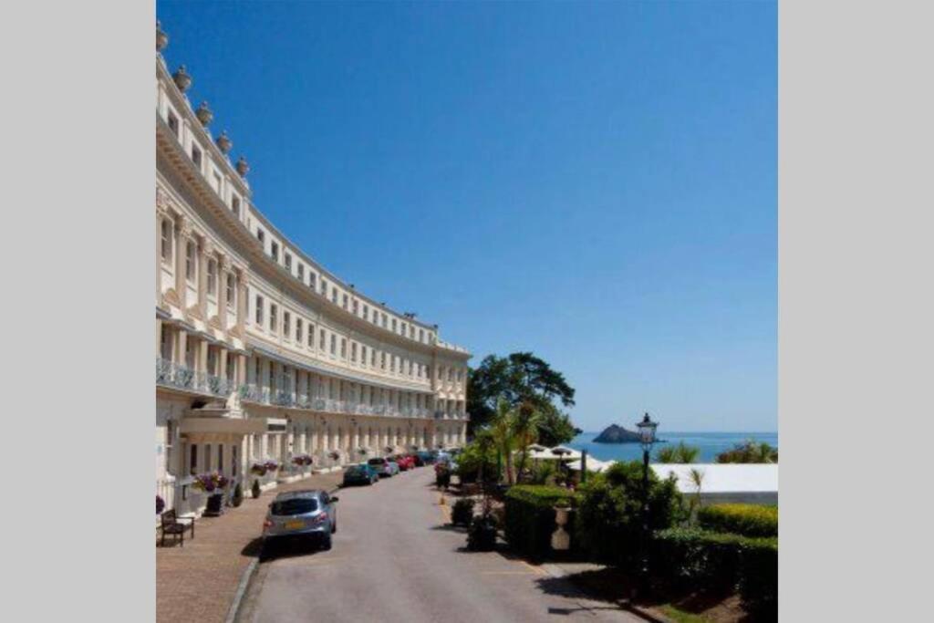 **Sunny And Bright, Thatchers Rock One Bed Beach Front Apartment*** Торки Экстерьер фото